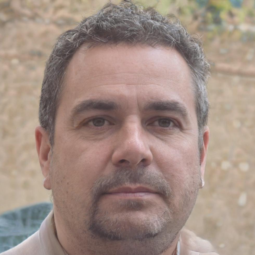 Dr. Michael Hoffmann, Senior Finanzanalyst